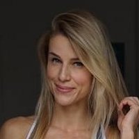 Adrienne Koleszar Naakt