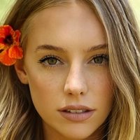 Ali Miller Naakt