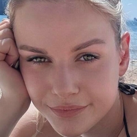 Angelina Mayer Naakt