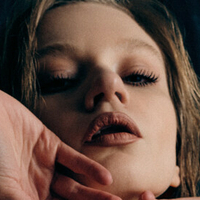 Annie Kinshova Naakt