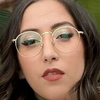 April O'Neil Naakt