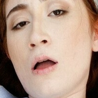 Ava Davis Naakt