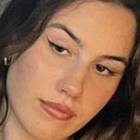 Ava Hirons Naakt