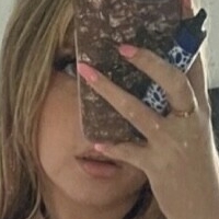 Ava Louise Naakt