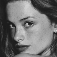 Camille Yolaine Naakt