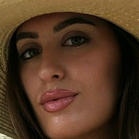 Carla Twin Naakt