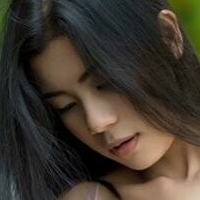 Christie Dewi Naakt