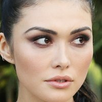 Daniella Pineda Naakt