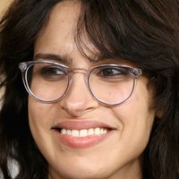 Desiree Akhavan Naakt