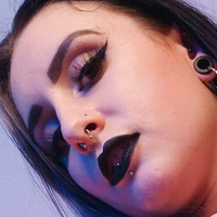 DivinelyHer Naakt