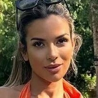 Ekin-Su Cuelcueloglu Naakt