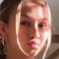 Ella Horan Naakt