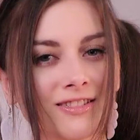Ellie Idol Naakt