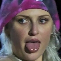 Emily Armstrong Naakt