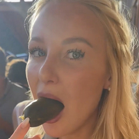 Emily Sarah Schweiger Naakt