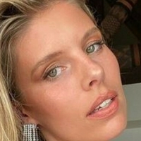 Emma Pill Naakt