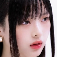 Hanni Pham Naakt