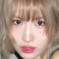 Hirai Momo Naakt