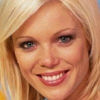 Holly Brisley Naakt