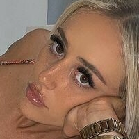 Holly Matthews Naakt