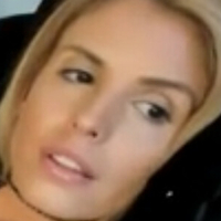 Ich suche den Namen von dieser süßen Cam-Girl Dame! Naakt