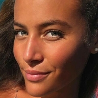 Illana Barry Naakt