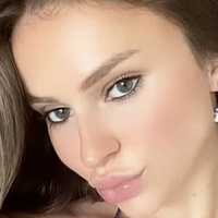 Julia Reinert Naakt