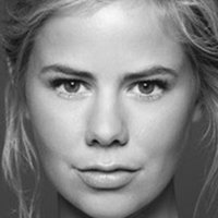 Julie Zangenberg Naakt