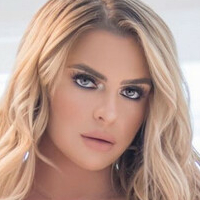 Katie Valentine Naakt