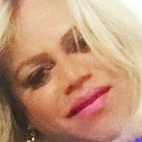 Larissa Close Naakt