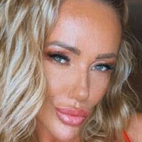 Lucy Zara Naakt