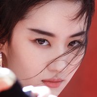 Lui Lai-Si Naakt