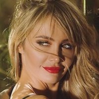 Melina Pitra Naakt