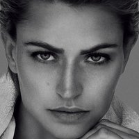 Mirjam Roth Naakt