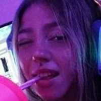 mousatt Naakt