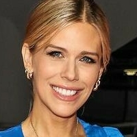 Nicki Shields Naakt
