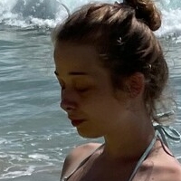 Nicolette Deuel Naakt