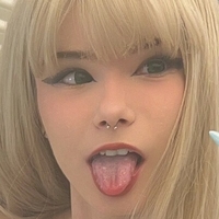 Petite Foxy Mei Naakt