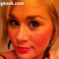 Retired Barista Calli Naakt