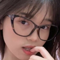 Riska Saputri Naakt