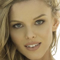 Scarlett Burke Naakt