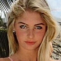 Shay Elizabeth Naakt