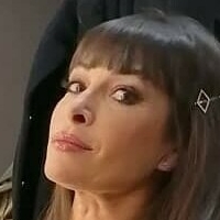 Sheila Grembiule Naakt
