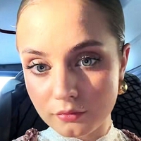 Sophie Breuer Naakt
