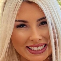 Sophie Louise Naakt