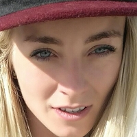 Stefani Nurding Naakt