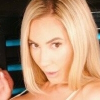 thelauraskyeofficial Naakt