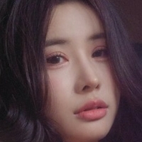 Yeon Yu Naakt
