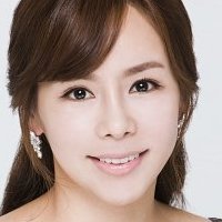 Yi Shin Naakt