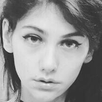 Zheanna Erose Naakt